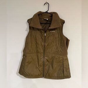 Columbia Dark Green Quilted Vest